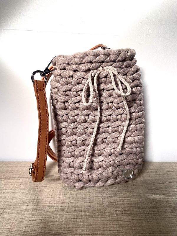 Pochette de téléphone Chléo camel foncé – Image 2